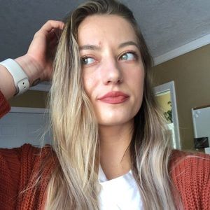 Meet your Posher, Mikaela